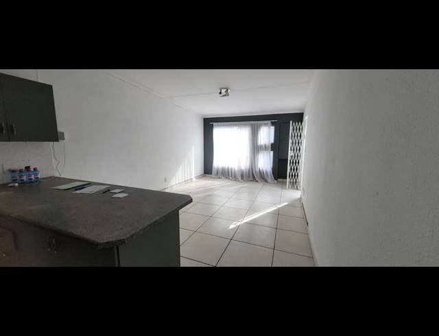 2 BEDROOM TOWNHOUSE FOR SALE IN MULBARTON